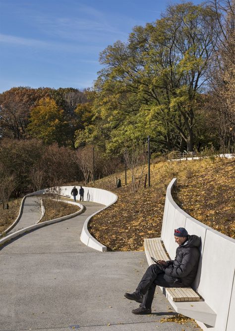 Weiss Manfredi, Landscape Stairs, Ramp Design, Urban Landscape Design, Public Space Design, Park Landscape, Landscape Architecture Design, Urban Park, Urban Furniture