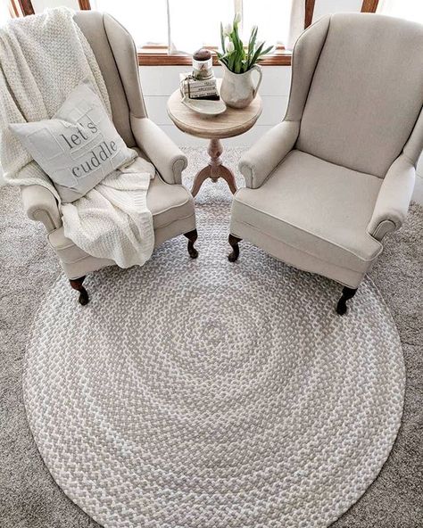 Sitting Area Ideas, Vintage Living Room Decor, Vintage Industrial Decor, Room Corner, Braided Rug, Cotton T Shirts, Vintage Living Room, Rugs Usa, Master Bedrooms Decor