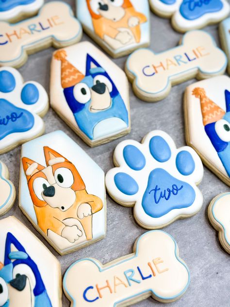 Visit Sugarspoonbakery for custom cookies Bluey Decorated Sugar Cookies, Bluey Cookies Birthday, Bluey Cookie Ideas, Bluey Cookies For Boys, Bluey Sugar Cookie, Bluey Cookies Decorated, Bluey Cookie, Bluey Cookies, Fondant Biscuits