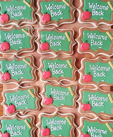 Back To School Cookies Teacher Gifts, Welcome Back To School Cookies Decorated, Welcome Back To School Cookies, Back To School Cookie Ideas, Back To School Royal Icing Cookies, Back To School Sugar Cookies Decorated, Back To School Cake Pops, Back To School Cookie Cake, Back To School Desserts