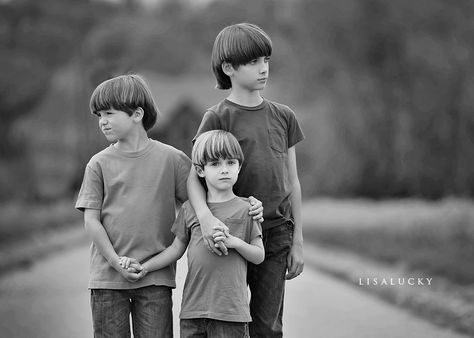 West Virginia Children's Photographer, West Virginia Baby Photographer | Lisa Lucky Photography Poses Family Of Three, Brother Poses, Brother Pictures, Brothers Photography, Poses Family, Sibling Poses, Sibling Photography, Photography Poses Family, Family Of Three