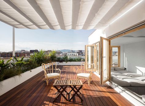 Gallery of Apartment in the Heart of Poblenou / m-i-r-a architecture - 15 Wooden Terrace, Modular Structure, Apartment Terrace, Terrace Design, Loft Apartment, Architecture Office, Modern Bar, Balcony Design, Apartment Balconies