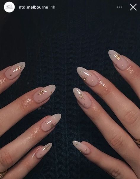 Creme Nails Design, Cream Nails Acrylic Art Designs, Nails Party Ideas, Wedding Proposal Nails, Nude Festive Nails, Gold Chrome Star Nails, Winter Nails 2024 Minimalist, November Bday Nails, Dressy Nails Classy