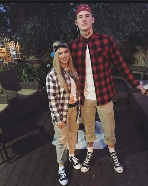 Diy Chola Costume, Cholo And Chola Halloween Costume, Cholo Couple Costume, Cholo Halloween Costume, Chola Costume Ideas, Chola Halloween Costumes, Cholo Party Outfit, Gangster Couple Costume, Chulo Outfits