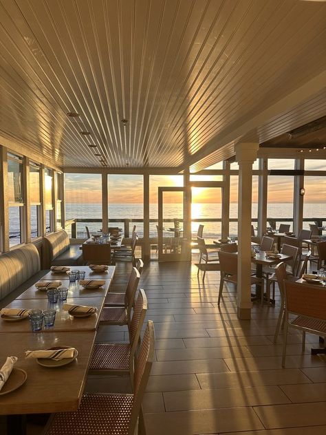 20 restaurants with ocean views as captivating as the food | Yelp - Official Blog Costal Restaurant, Coastal Restaurant, Restaurant With View, Beach Restaurant, Restaurant By The Beach, Beachfront Restaurant, Oceanside Restaurant, Lake View Restaurant, Beach View Restaurant