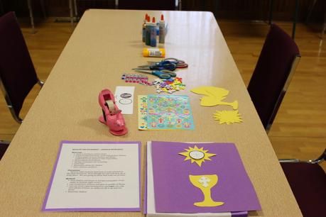 First Communion Retreat Ideas, Sacraments Craft, Confirmation Retreat, Catholic Eucharist, First Reconciliation, Catholic Liturgical Calendar, Ccd Activities, Catholic Classroom, Retreat Activities