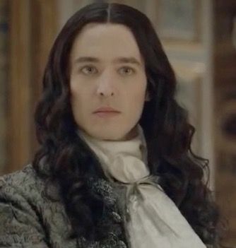 Alex Vlahos as Philippe, duc d'Orleans in the TV series Versailles Philippe Versailles, Versailles Philippe, Historical Face Claims Gif, Anne Boleyn And Elizabeth Gif, Alexander Vlahos Versailles, Versailles Tv Series, George Blagden, Evan Williams, The White Princess