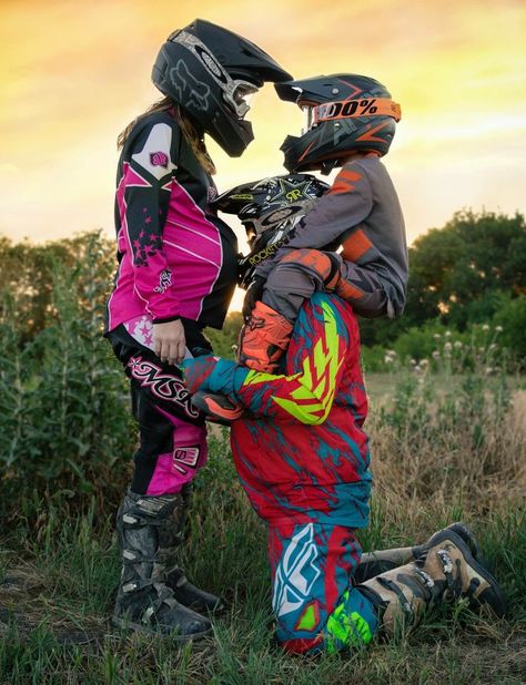 Motocross Maternity Family | Motocross love, Motocross girls, Girl motorcyclist Motocross Wedding, Dirt Bike Couple, Motocross Couple, Dirt Bike Wedding, Motocross Girls, Bike Wedding, Bike Couple, Biker Couple, Proposal Pictures