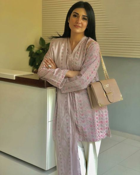 Sara Khan Dresses Pakistani, Sarah Khan In Saree, Sara Khan Pakistani Actress Suits, Sarah Khan Pakistani Actress Suits, Sarah Khan Outfits, Sara Khan Pakistani Actress Dresses, Sarah Khan Pakistani Actress, Sarah Khan Dresses, Sara Khan Pakistani Actress