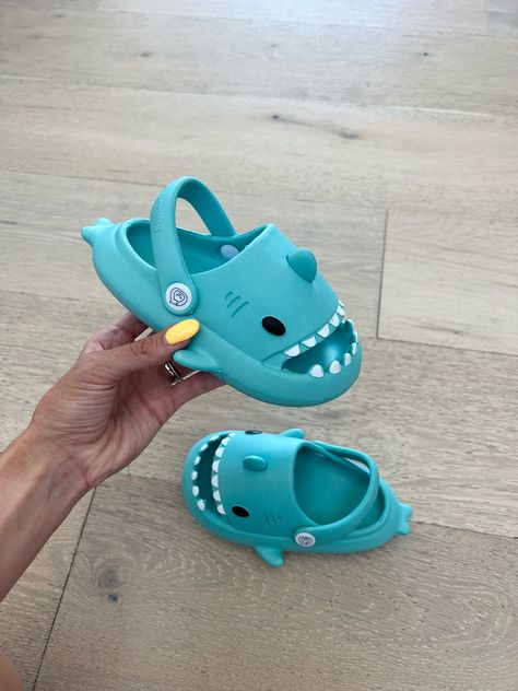 Kids shoes for summer ☀️ Sandal Hiu, Baby Shark Custom Converse, Cute Shark Slippers, Baby Crocs Shoes Boys, Shark Shoes, Shark Slippers, Shoes For Summer, Toddler Sandals Boys, Stylish Kids Outfits