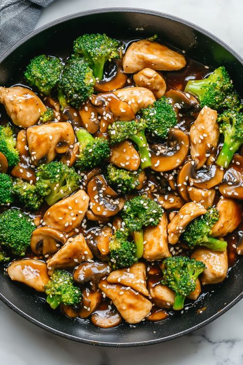 Looking for a delicious and healthy meal idea? Try this mouthwatering recipe for tender, juicy chicken breast with nutritious broccoli. This flavorful dish is perfect for lunch or dinner and will satisfy your taste buds while keeping you feeling full and satisfied. Give it a try today! Crockpot Recipes Chicken Broccoli, Chicken And Broccoli Recipes Healthy, Healthy Chicken And Broccoli, Tender Juicy Chicken Breast, Broccoli Recipes Healthy, Best Chicken Breast, Juicy Chicken Breast, Crockpot Recipes Chicken, Homemade Stir Fry