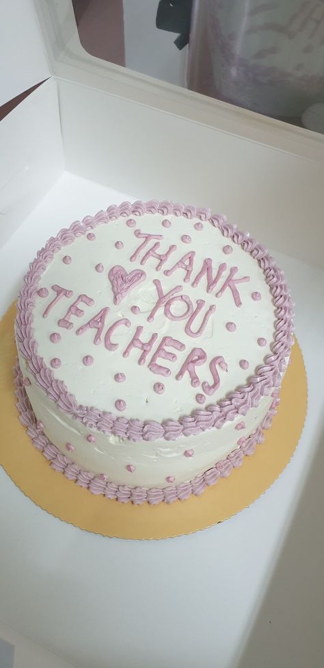 Thank You Teacher Cake, Cake For Teacher Appreciation, Cake Design For Teachers Day, Teachers Day Cake Design, Cake For Teacher, Teacher Appreciation Cake, Quote Cake, Teachers Day Cake, Happy Birthday Teacher