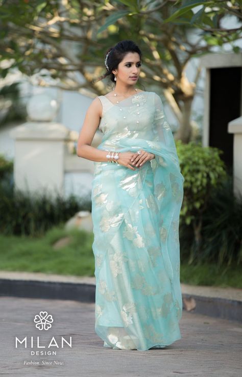 Pastel Blue Saree, Saree Chiffon, Kerala Saree Blouse Designs, Peace Design, Wedding Sarees Online, Kerala Fashion, Simple Saree Designs, Kochi Kerala, Bridesmaid Saree