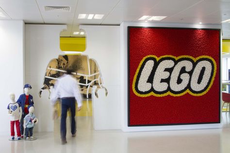 Inside LEGO's imaginative London office Lego Office, Lego Store, Lego Creative, Lego News, Clean Memes, Lego Party, Magical Places, Work Space, Entrance