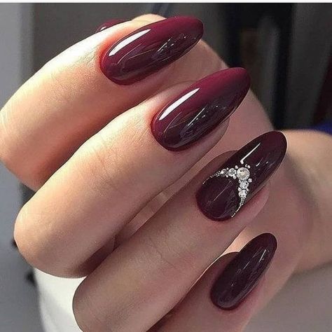 Maroon Nail, Nails Burgundy, Burgundy Nail Designs, Nail Desi, Wine Nails, Red Acrylic Nails, Classy Nail Designs, Holiday Nail Art, Heart Red