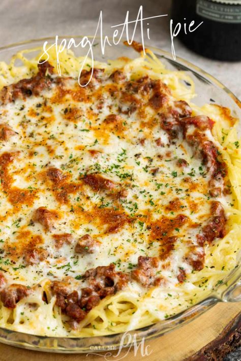 Chicken Spaghetti Pie, Spaghetti Pie With Ricotta, Spaghetti Pie Recipe Easy, Leftover Pasta Recipes, Spaghetti Cheese, Spaghetti Pie Recipe, Kid Dinners, Baked Spaghetti Pie, Family Favorite Casseroles