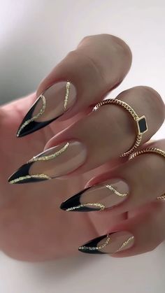 Birthday Nail Designs, Holloween Nails, Nagellack Trends, Almond Shape Nails, Black Nail Designs, Nail Swag, Black Nail, Halloween Nail Designs, Fall Nail Art