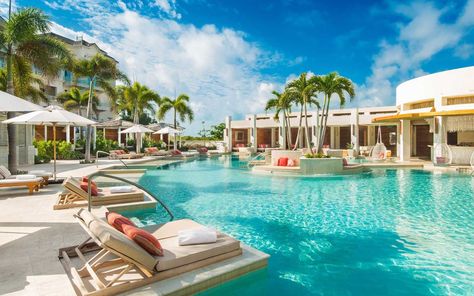 Rope Bar at the Shore Club: Turks and Caicos | From Thailand to New York City, these are the most beautiful outdoor bars in the world. Amangiri Resort, Dubai Festival, Outdoor Bars, Croatia Beach, Hotel Pool, Beautiful Hotels, Cool Pools, Turks And Caicos, Caicos Islands