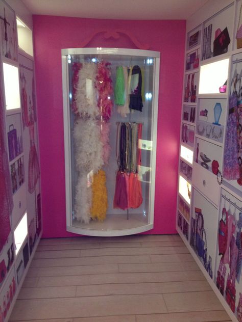 Barbie’s Closet, Barbie Dressing Room, Barbie Inspired Room, Barbie Bedroom Ideas, Barbie Room Decor, Barbie Closet, House Barbie, Barbie Bedroom, Pink Closet