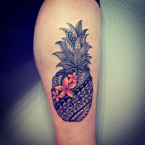 kitione on Instagram: “#faina #freehanddetail #pinetrees #pineappletattoo #hawaii #aloha #ohana #plumeriaflowertattoo #family #welcome #friendship #sweet…” Pineapple Hibiscus Tattoo, Rainbow Pineapple Tattoo, Hawaii Tattoos Traditional, Tropical Matching Tattoos, Hawaii Tattoo For Women, Hawaii Tattoo Ideas, Hawaii Inspired Tattoos, Hawaiian Tattoos For Women, Pineapple Tattoo Meaning