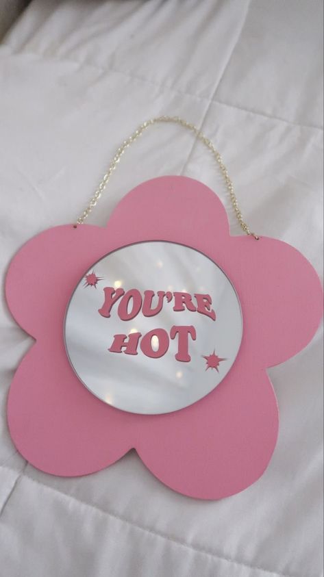 Cute Mirrors For Room, Vinyl Mirror Ideas, Diy Room Door Decor Ideas, Diy Cute Mirror, Cute Wall Mirror, Pink Y2k Room Decor, Diy Wall Flower Decor, Diy Y2k Decor, Diy Craft Room Decor Wall Art