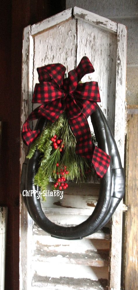 ChiPPy! - SHaBBy!: ViNtaGe HORSE COLLAR... Western Christmas Decorations, Western Wreaths, Western Crafts, Christmas Horses, Cowboy Christmas, Horse Decor, Western Christmas, Vintage Horse, Primitive Christmas