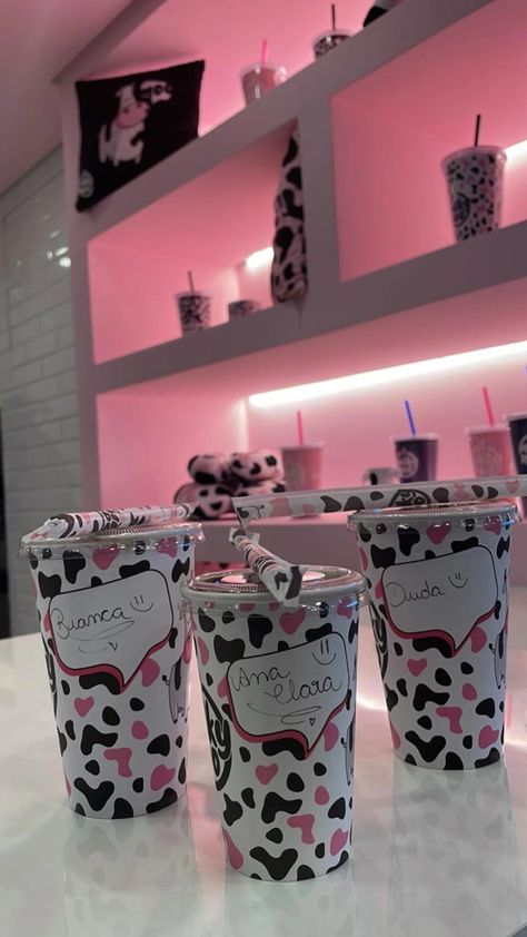 Milkshake Milky Moo, Double Photo, Photo Recreation, Instagram Graphics, Milk Shakes, Feminine Aesthetic, Fake Story, Cafe Food, Beautiful Food