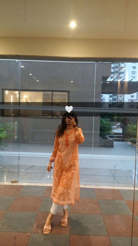 Mirror Selfie Indian Dress, Beautiful Dp, Casual Kurti, Girly Dp, Flowers Images, Dresses Traditional, Desi Fashion Casual, Casual Indian Fashion, Casual College Outfits