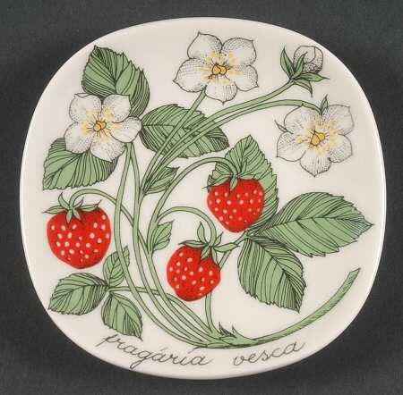 Arabia of Finland, ARAbia Miscellaneous Plaque at Replacements, Ltd Vashti Bunyan, Nordic Ceramics, Cookie Painting, Strawberry Items, Strawberry Pictures, Strawberry Cottage, Strawberry Dishes, Strawberry Things, Finnish Art