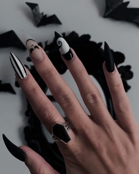 Jack Nails, Neutral Nail Art Designs, Nightmare Before Christmas Nails, Instagram Ring, Horror Nails, Witchy Nails, Gothic Nails, Amazing Nails, Gothic Witch