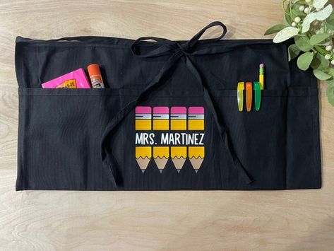 Teacher Apron Teacher Gift Teacher Aide Pencils Apron - Etsy Teacher Aprons With Pockets, Teacher Aide, Prek Teacher, Teacher Apron, Teacher Must Haves, Swim Mom, Teachers Aide, Apron With Pockets, Teacher Mom