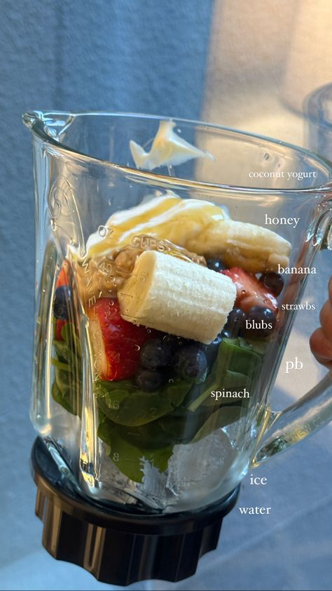 Summer smoothie spinach ice water banana pb coconut yogurt blueberries strawberries banana honey Vegetable Smoothie Recipes Healthy, Fruit And Veggie Smoothies, Protien Smoothies Recipes, Smoothies At Home, Vegetable Smoothie Recipes, Smoothie Aesthetic, Vegetable Smoothie, Blender Smoothie, Healthy Fruit Smoothies