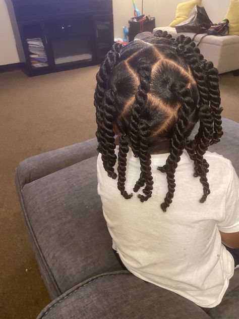 Back view rubberband twists Rubberband Twist Natural Hair, Easy Boy Hairstyles Black, Little Boys Braids Hairstyles Black, Rubber Band Hairstyles For Kids, Boys Braids, Boy Braid Styles, Hairstyles Boy, Black Boy Hairstyles, Band Hairstyles