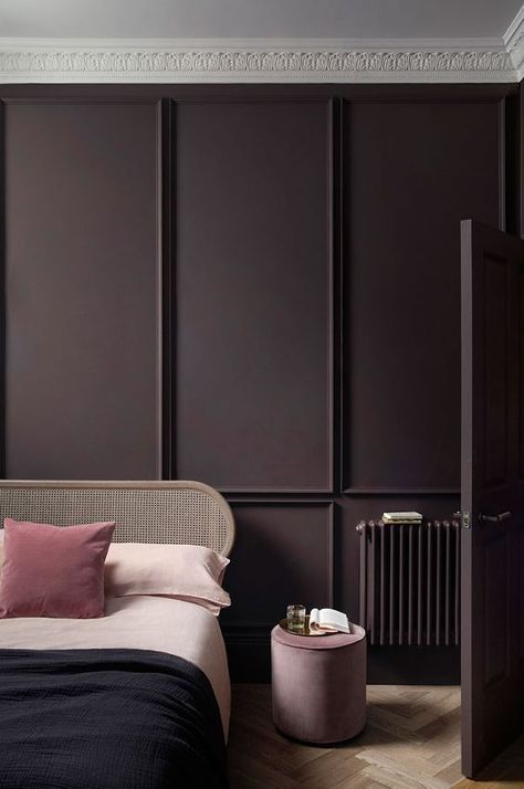 a refined modern bedroom with an aubergine paneled wall and door, a parquet floor, a chic bed and blush and purple bedding Popular Bedroom Colors, Purple Accent Walls, Best Wall Paint, Mad About The House, Paint And Paper Library, Purple Bedroom, Paint Color Inspiration, Bad Inspiration, Paint Paper