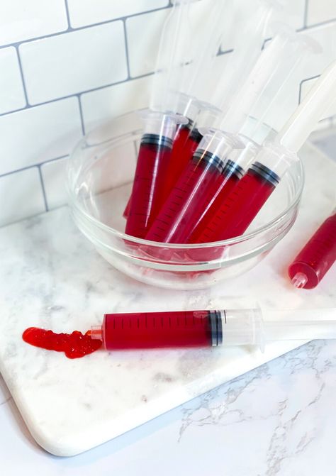 Shot syringes have a large capacity of 2 oz and can be used as a wonderful party supply, creating a fun atmosphere for your Halloween party. 3 ounces flavored gelatin mix 1 cup water boiling ½ cup water cold ½ cup vodka 🍒🍈 Lime vodka + Cherry gelatin = Cherry Limeade 🍑🍑 Vanilla vodka + Peach gelatin = Peach Cobbler 🍋🥧 Whipped vodka + Lemon gelatin = Lemon Meringue Pie Jello Shot Syringes Recipe, Syringe Jello Shots, Jello Shot Syringes, Easy Jello Shots, Janelle Rohner, Pumpkin Protein Shake, Making Jello Shots, Best Jello Shots, Jello Shots Vodka