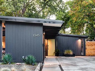 1345 S Elm Street, Denver, CO 80222 | Zillow Mcm Exterior, Mid Century Modern House Exterior, Front Path, Mid Century Modern Exterior, Mid Century Exterior, Lake Homes, Mcm House, Dark House, House Deco