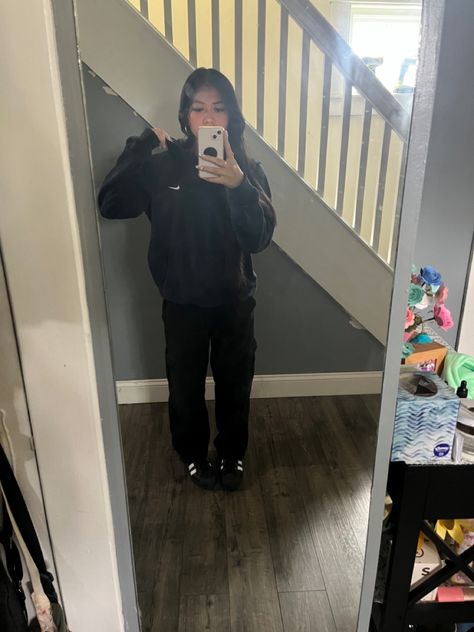 Outfits With Black Superstar Adidas, Black Adidas Hoodie Outfit, Superstars Adidas Outfit, How To Style Black Adidas Superstar, Black Super Star Adidas Outfit, Black Adidas Sweatpants Outfit, Black Addidas Outfits Shoes, Adidas Superstar Outfit Ideas, Outfits With Adidas Superstar