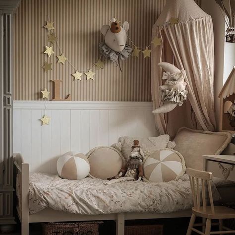 STRIPES IN KIDS' ROOMS - Kids Interiors Beige Brown Wallpaper, Product Wallpaper, Fairytale Decor, Vintage Stripes, Baby Barn, Kids Bedroom Inspiration, Kids Room Inspiration, Shared Room, Paint Stripes