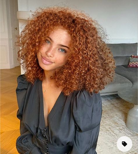 Curly Ginger Hair Black Women, Copper Curly Hair Black Women, Auburn Curly Hair Black Women, Curly Red Hair Naturally, Copper Ginger Curly Hair, Ginger Curly Hair Black Women, Copper Red Curly Hair, Copper Hair Curly, Copper Red On Curly Hair