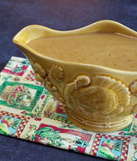 Perfect & Easy Turkey Pan Gravy - See how quick and easy this delicious gravy is to make from broth and pan drippings.  Get the recipe over at My Country Table.com. #gravy #turkeygravy #turkeypangravy #thanksgiving Turkey Gravy Recipe With Drippings, Simple Gravy, Best Turkey Gravy, Turkey Gravy From Drippings, Turkey Gravy Easy, Turkey Pan, Homemade Turkey Gravy, My Country Table, Making Turkey Gravy