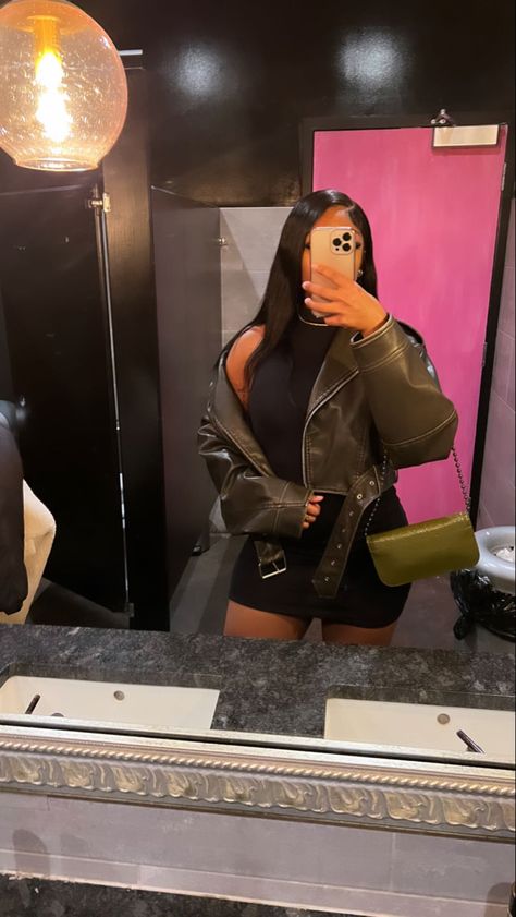 Going Out To Eat Outfits, Leather Jacket Outfit Black Women, Drinks Outfit Evening, Zara Jacket Outfit, Fall Party Outfits, Black Outfit Ideas, Zara Leather Jacket, Leather Jacket Outfits