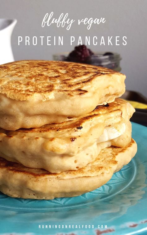 Fluffy vegan protein pancakes that require just 4-ingredients to make! Try them for breakfast with your favourite protein powder. So easy to make!  #pancakes #veganpancakes #recipes #breakfastrecipes #proteinpowder #highprotein #proteinpancakes #veganfood #veganbreakfasts #pancakerecipes #breakfast #veganrecipes #food Vegan Protein Pancakes, Protein Powder Pancakes, Pancakes Protein, Smoothies Vegan, Pancakes Vegan, Pea Protein Powder, Overnight Oat, Keto Vegan, Protein Powder Recipes