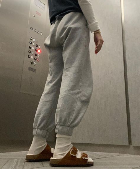 emma chamberlain on Instagram: “update:” Sweatpants And Birkenstocks Outfit, Socks Over Sweatpants Outfit, Birkenstock Sandals Outfit With Socks, Birkenstock With Socks Outfit, Birkenstocks With Socks Outfit, Socks And Birks, Birkenstock Outfit Winter, Birkenstock Fashion, Sweatpants Aesthetic