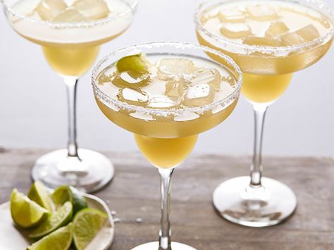 Get this all-star, easy-to-follow Beer Margaritas recipe from Sandra Lee Beer Margarita Recipe, Superbowl Cocktails, Beer Margaritas, Sandra Lee Recipes, Beer Margarita, Cranberry Margarita, Cocktail Videos, Sandra Lee, Semi Homemade