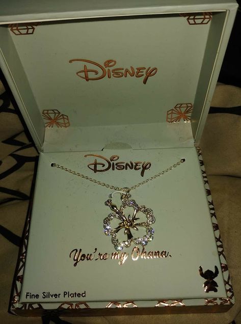 Disney Necklace Princess, Disney Couture Jewelry, Disney Princess Jewelry, Disney Jewelry Necklace, Xoxo Jewelry, Pandora Bracelet Designs, Disney Necklace, Dope Jewelry Accessories, Pretty Jewelry Necklaces