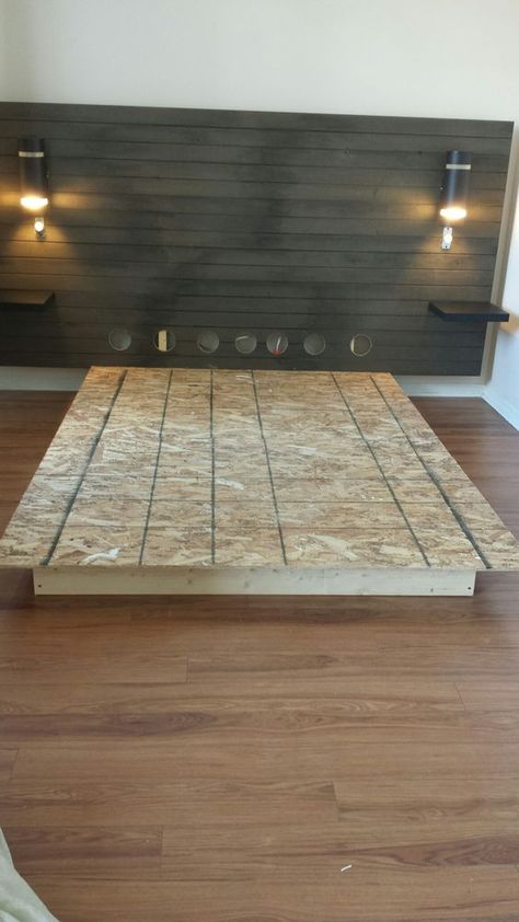 Bedframe Diy, Rustic Wooden Headboard, Diy Headboard Wooden, Rustic Bedroom Furniture, Diy Bed Frame, Diy Headboards, Wooden Headboard, Diy Headboard, Headboard Designs