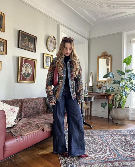 Modern Hippie Aesthetic, France Cottage, Vintage Paris Fashion, Outfit Inspo 90s, Luiza Cordery, Retro Autumn, Look Winter, Layered Fashion, Teacher Outfit