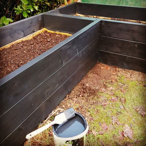 Planter Beds Ideas Front Yards, Black Sleepers Garden, Black Raised Garden Beds, Painted Raised Garden Beds, Cuprinol Garden Shades, Tiny Garden Ideas, Raised Planter Beds, Raised Flower Beds, Planter Beds