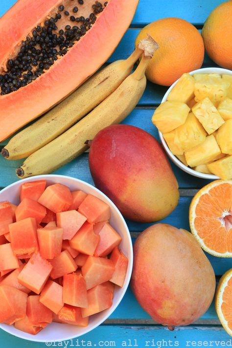 Fruits for a tropical smoothie Tropical Fruit Smoothie, Oat Milk Recipe, Banana Pi, Dragon Fruit Smoothie, Tropical Smoothie, Freshly Squeezed Orange Juice, New Fruit, Fruit Smoothie Recipes, Tropical Fruits