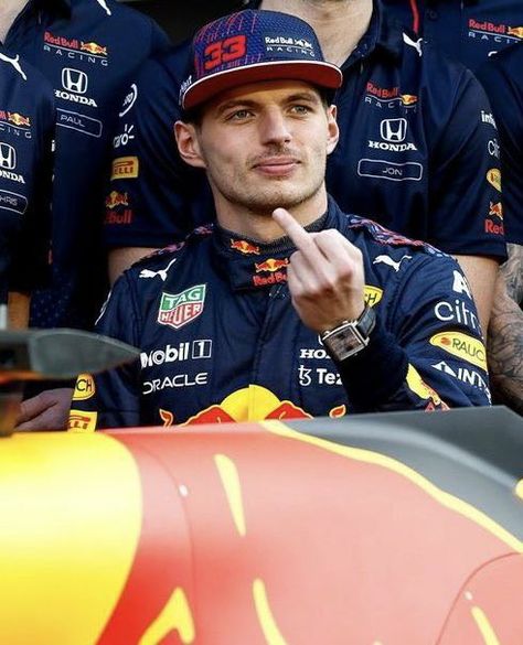 Max Verstappen Cute Smile, Angry Max Verstappen, Max Verstappen Smiling, Max Verstappen Angry, Max Verstappen Pfp, Red Bull Drivers, Dry Humor, Formula 1 Car Racing, Flying Dutchman